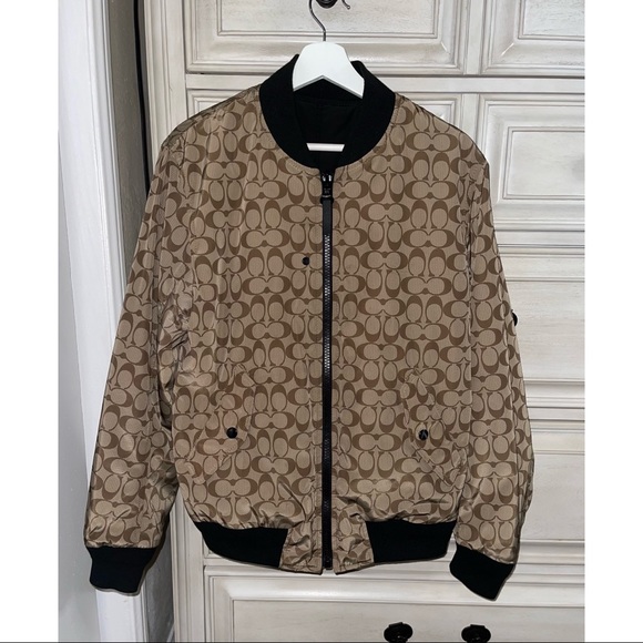 COACH reversible Signature Jacket✨ - Picture 3 of 9
